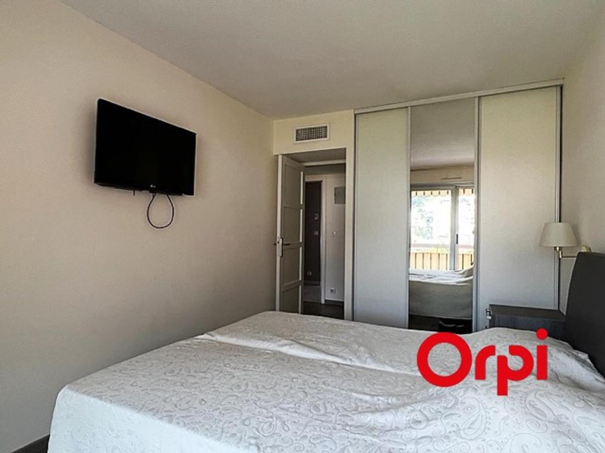 Lumineux Proche Plages Et Centre-ville Avec Clim, Balcons Et Parking Inclus - Fr-1-647-18 Appartement Menton